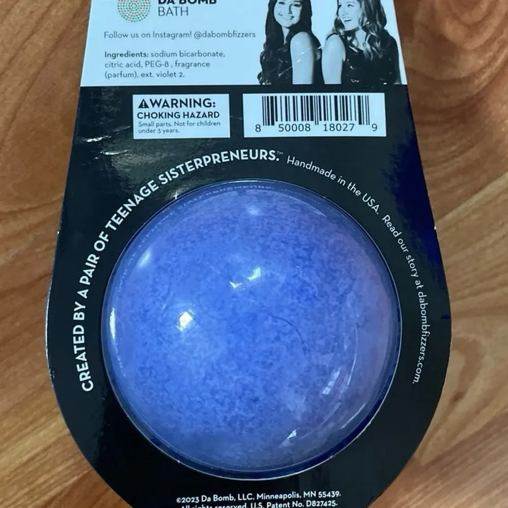 Da‎ Bomb Bath Holiday Surprise Bomb